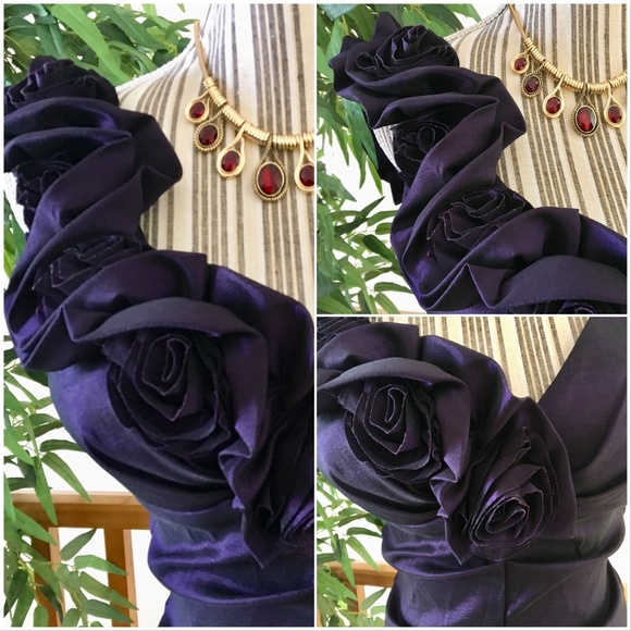 Xscape Runched Rose Bodycon Dress Size 4 - Picture 2 of 10